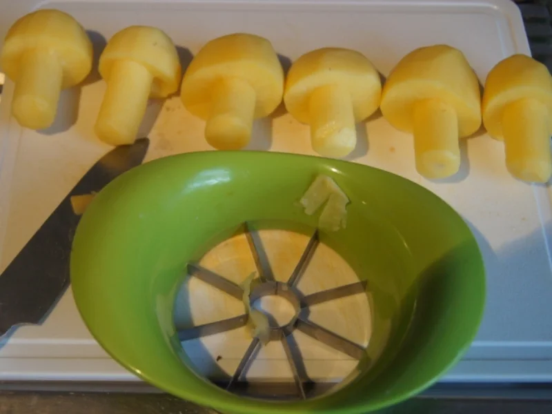 Rezept: Hackfleisch mit Blumenkohl und Kartoffelpilzen Bild Nr. 4871 Hackfleisch mit Blumenkohl und Kartoffelpilzen - Rezept - Bild Nr. 4871