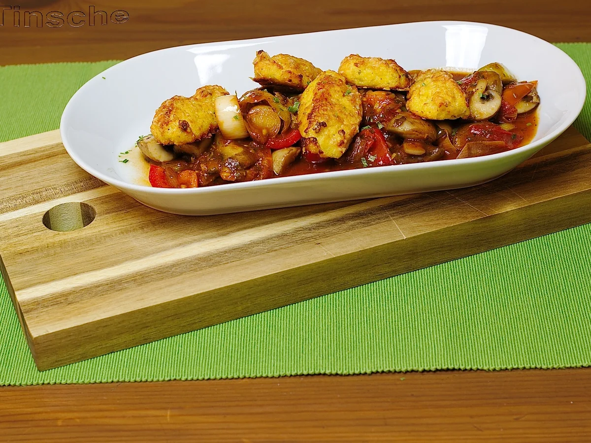 Rezept: Gratinierte Polentanocken auf mediterranem Gemüse Bild Nr. 4870 Gratinierte Polentanocken auf mediterranem Gemüse - Rezept - Bild Nr. 4870