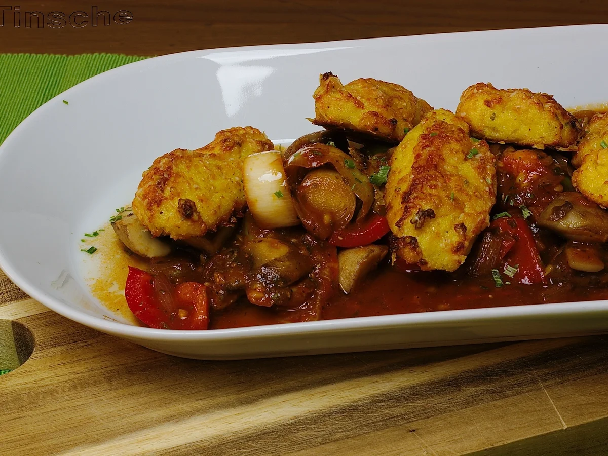 Rezept: Gratinierte Polentanocken auf mediterranem Gemüse Bild Nr. 3 Gratinierte Polentanocken auf mediterranem Gemüse - Rezept - Bild Nr. 3