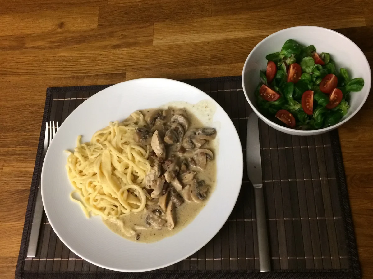Geschnetzeltes mit Spätzle und Ackersalat - Rezept - Bild Nr. 4876