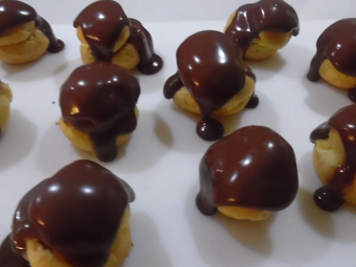 Profiteroles mit Crème patissière - Rezept - Bild Nr. 4932