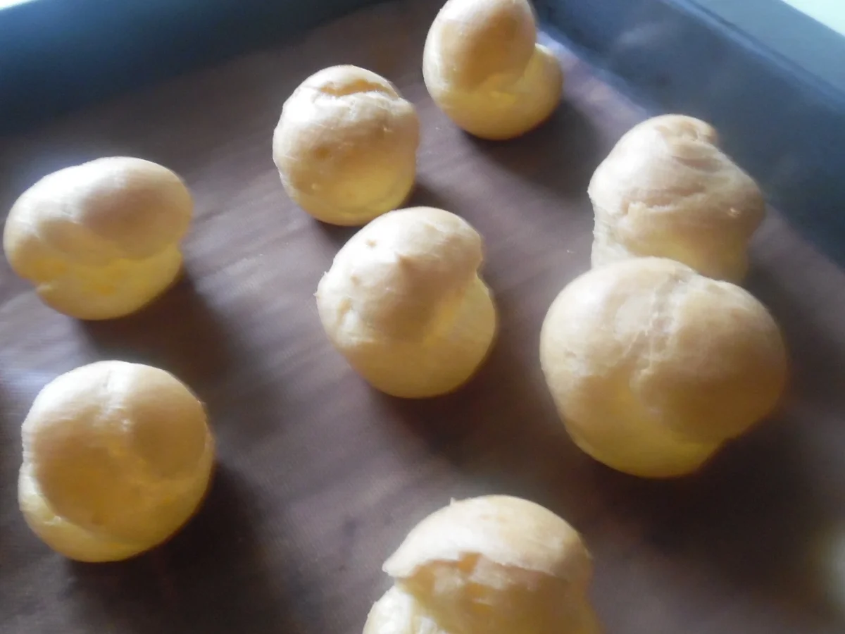 Profiteroles mit Crème patissière - Rezept - Bild Nr. 4944
