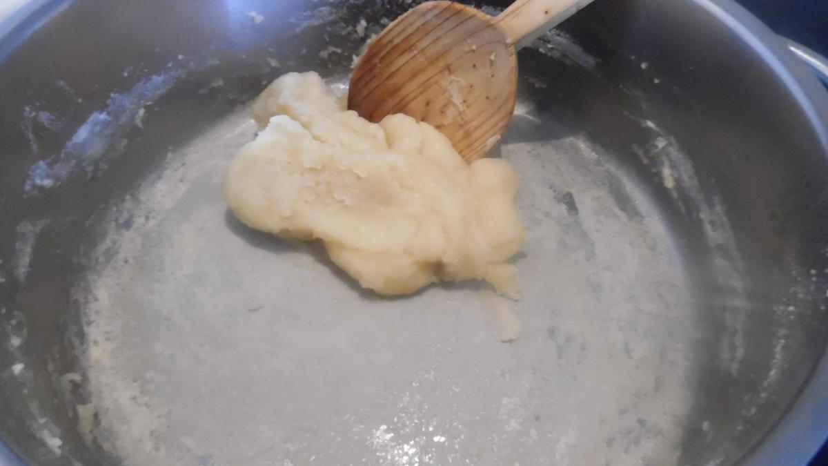 Profiteroles mit Crème patissière - Rezept - Bild Nr. 4947