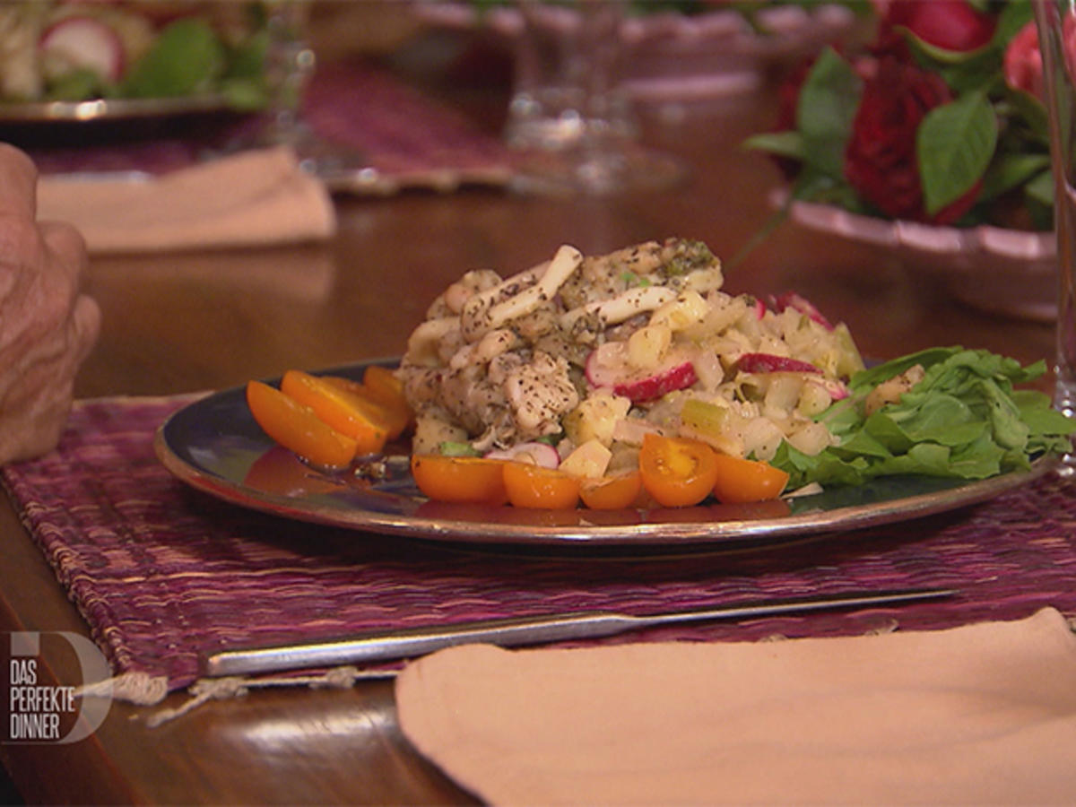 Bilder für Atlantische Meeresfrüchtevariation auf Fenchel-Apfel-Radieschen-Salatbett - Rezept