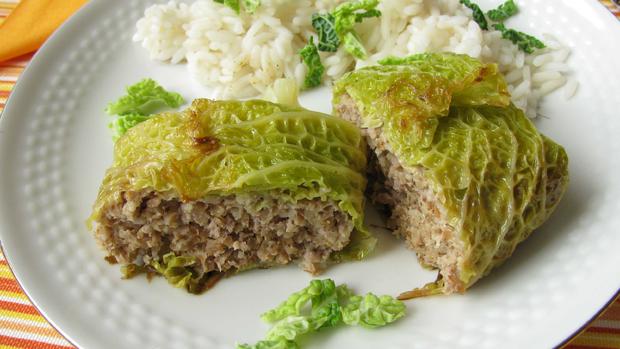 Wirsing-Rouladen zubereiten - Rezept mit Video - kochbar.de