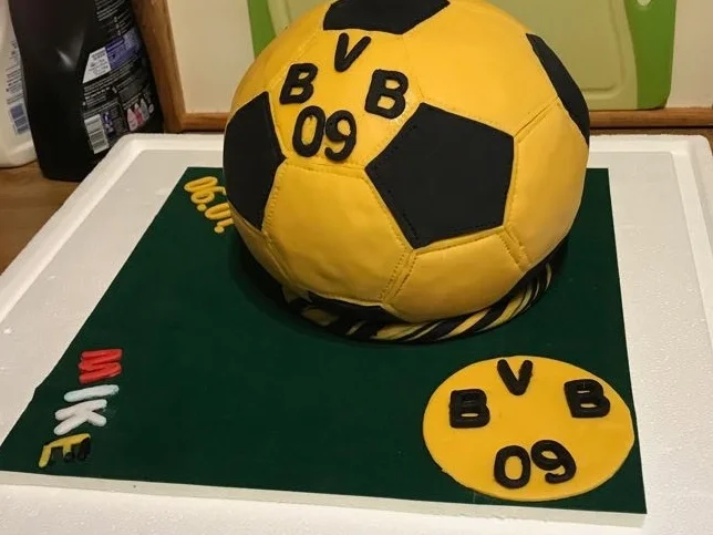 FONDANT:  ein BVB ~ FAN feiert Geburtstag - Rezept - Bild Nr. 4931
