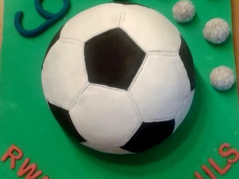 FONDANT:  ein BVB ~ FAN feiert Geburtstag - Rezept - Bild Nr. 4937