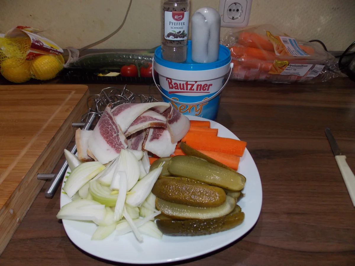 Rinderrouladen mit Rotkohl und Kartoffeln - Rezept - Bild Nr. 4931