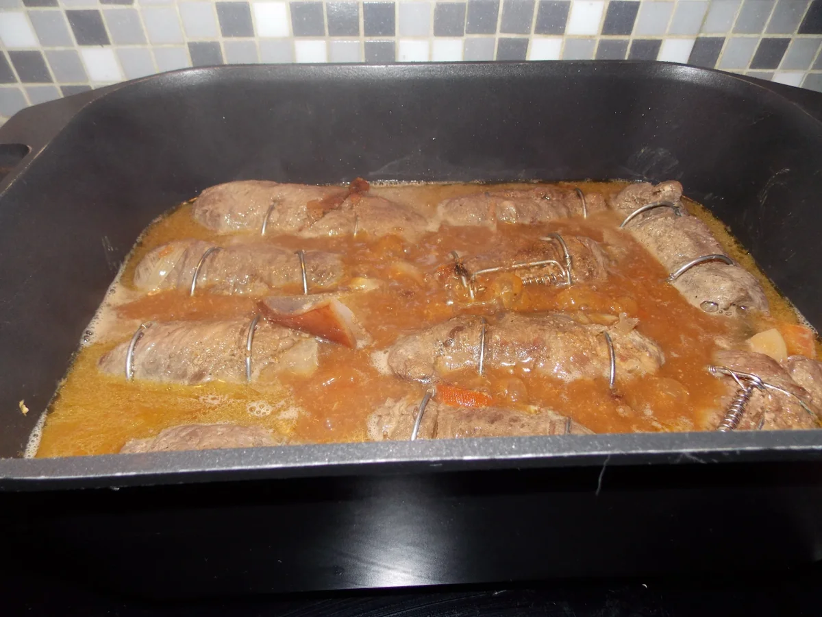 Rinderrouladen mit Rotkohl und Kartoffeln - Rezept - Bild Nr. 4937