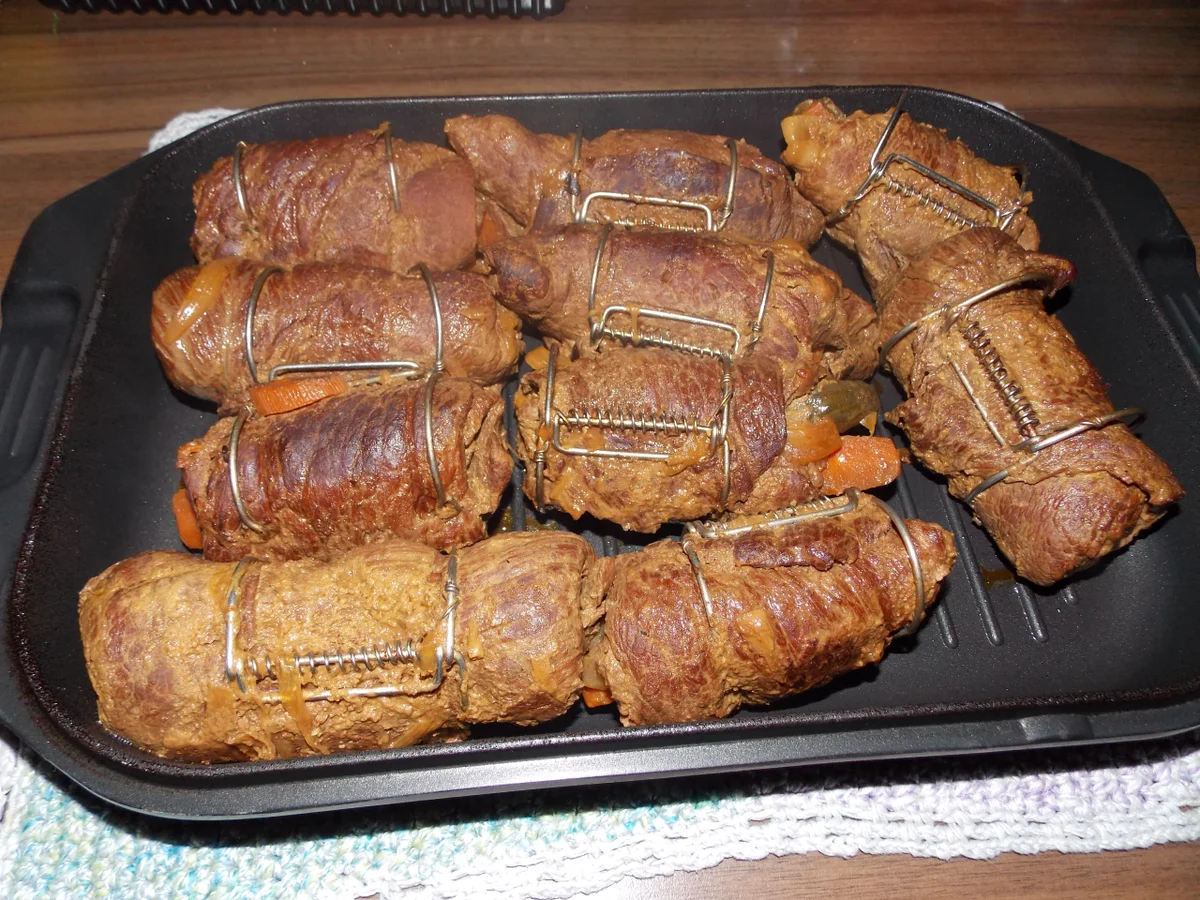 Rinderrouladen mit Rotkohl und Kartoffeln - Rezept - Bild Nr. 4939