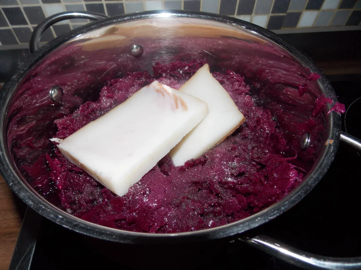 Rinderrouladen mit Rotkohl und Kartoffeln - Rezept - Bild Nr. 4940
