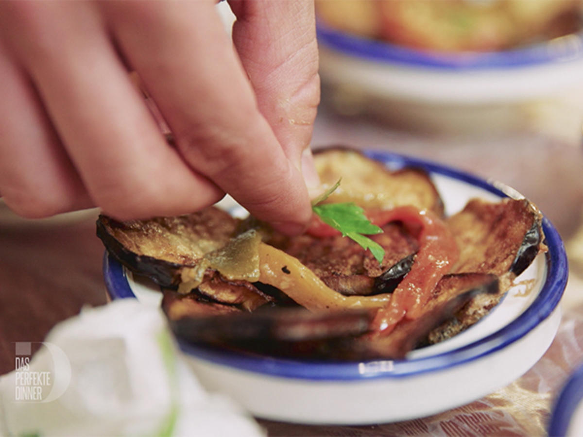 Marinierte Rinderleber mit gebratenenen Auberginen, gegrillten Paprika
und Karottensalat - Rezept Gesendet von Das perfekte Dinner