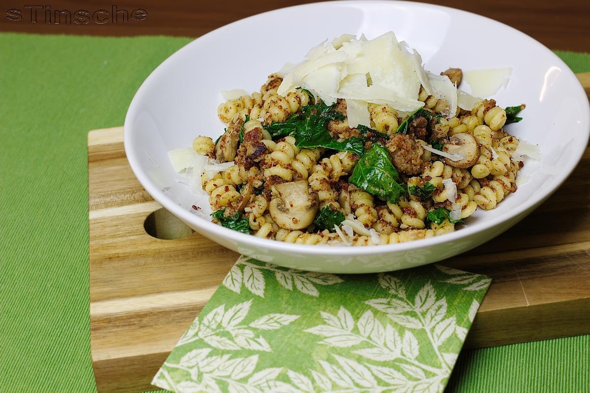 Pasta mit Bohnen-Käse-Gröstel, Champignons & Grünkohl - Rezept - Bild Nr. 4931