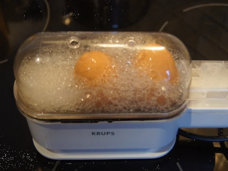 Gekochtes Ei mit Radieschen-Kräuter-Senf-Sauce und Drillingen - Rezept - Bild Nr. 4935