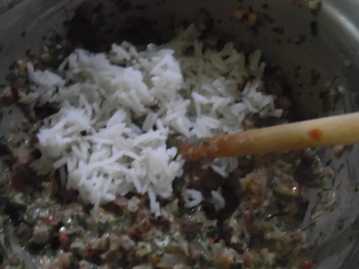 Calamari-Tuben gefüllt, in scharfer Tomatensoße mit La Ratte-Kartoffeln - Rezept - Bild Nr. 4950