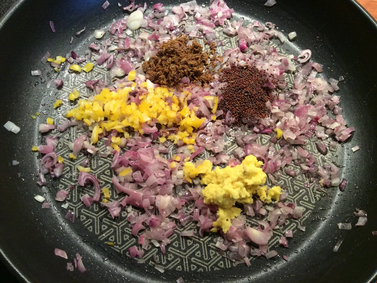 Gebackenes Gemüse (Pakora) und Hähnchen mit Joghurtdip (Raita), indische Küche - Rezept - Bild Nr. 4933