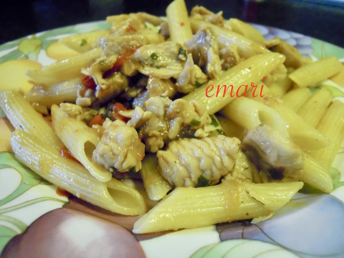 Rezept: blitzschnelle, pikante Asia Penne mit Putenstreifen Bild Nr. 4939 blitzschnelle, pikante Asia Penne mit Putenstreifen - Rezept - Bild Nr. 4939