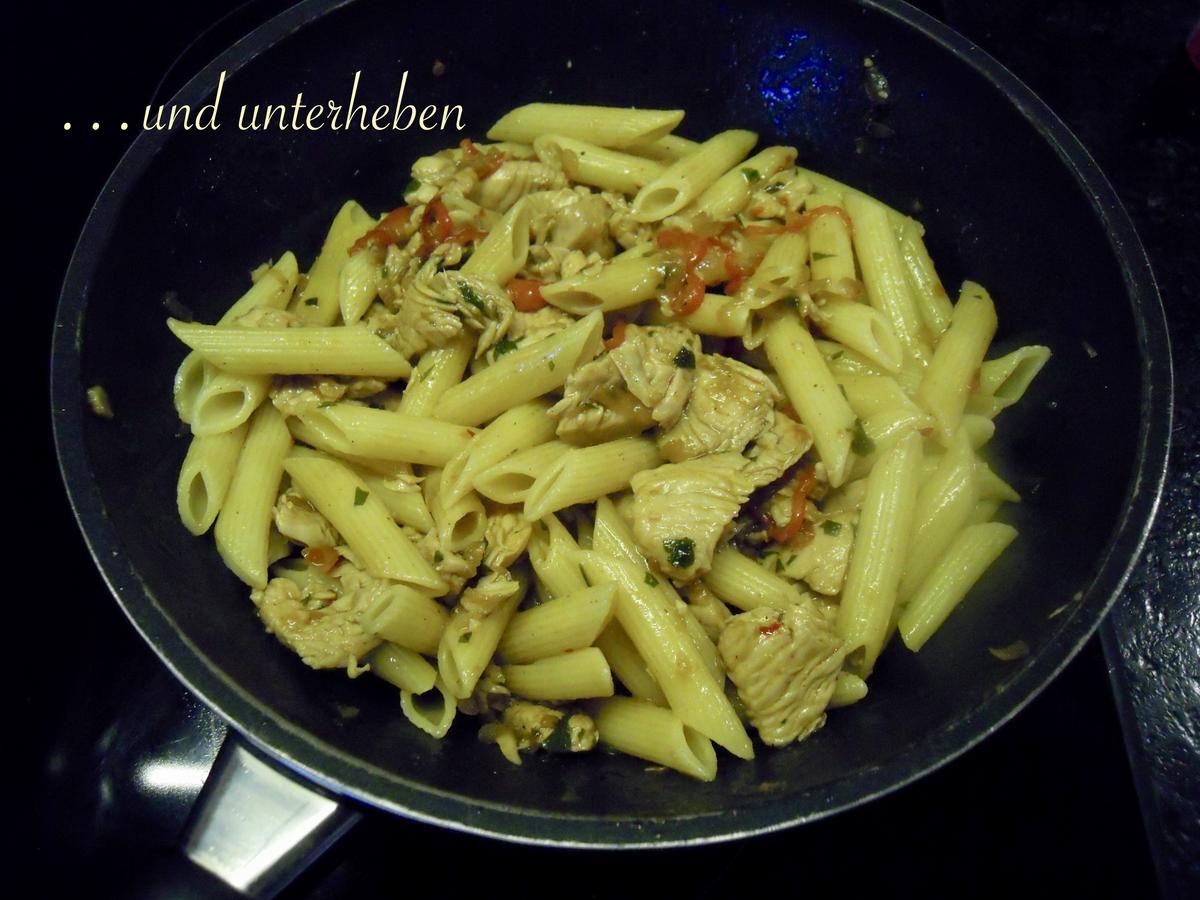 blitzschnelle, pikante Asia Penne mit Putenstreifen - Rezept - Bild Nr. 4950