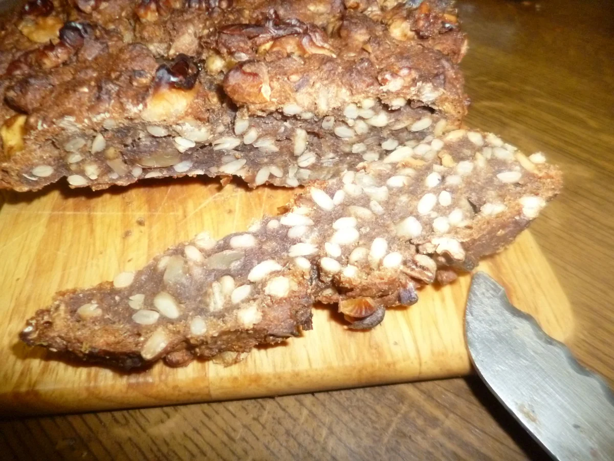 Rezept: Flaches Ofenbrot mit Sonnenblumenkernen und Walnüssen Bild Nr. 4941 Flaches Ofenbrot mit Sonnenblumenkernen und Walnüssen - Rezept - Bild Nr. 4941