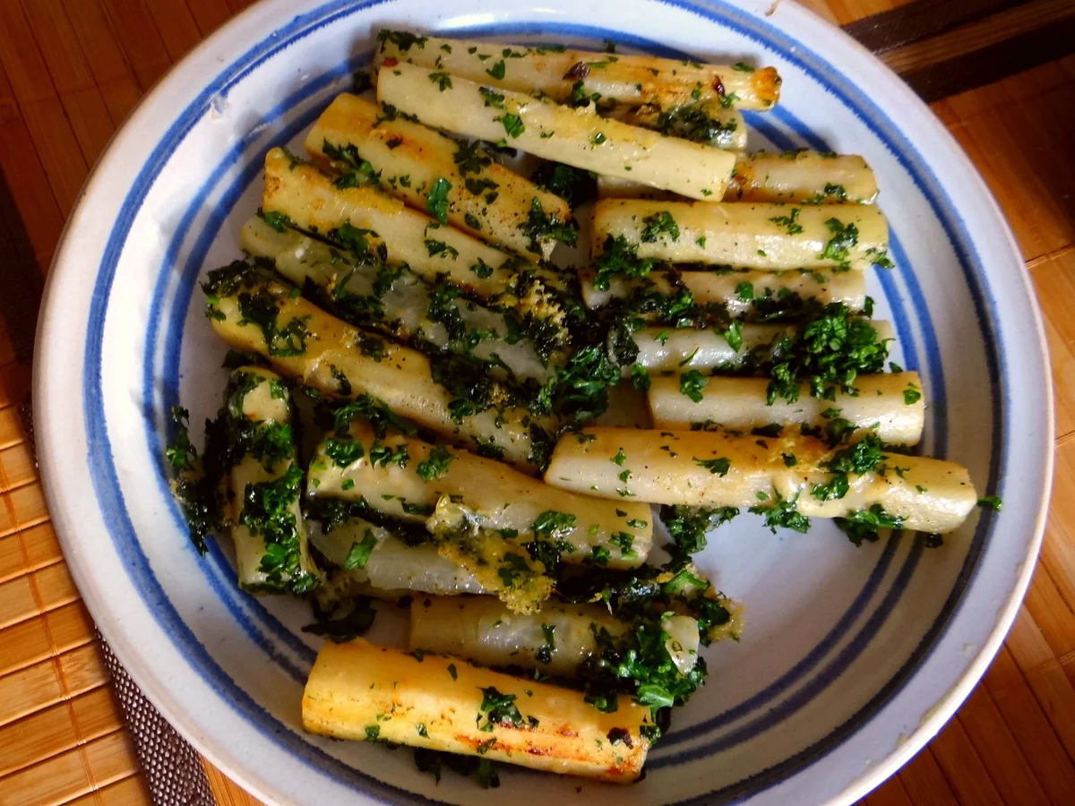 Schwarzwurzel,Ofenkartoffeln,pochiertes Ei - Rezept - Bild Nr. 4947