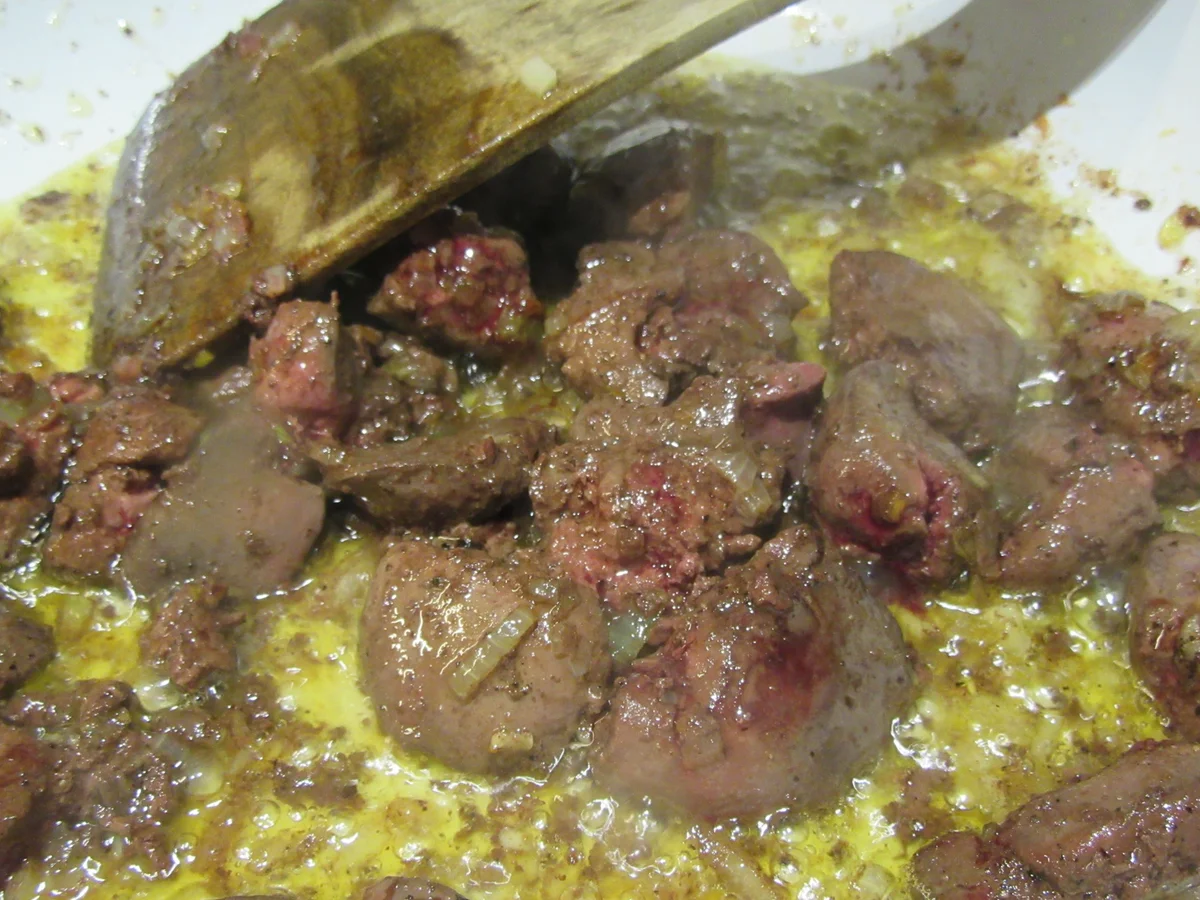 Pasta: Spaghetti mit Thymian-Hühnerleber-Ragout - Rezept - Bild Nr. 4948