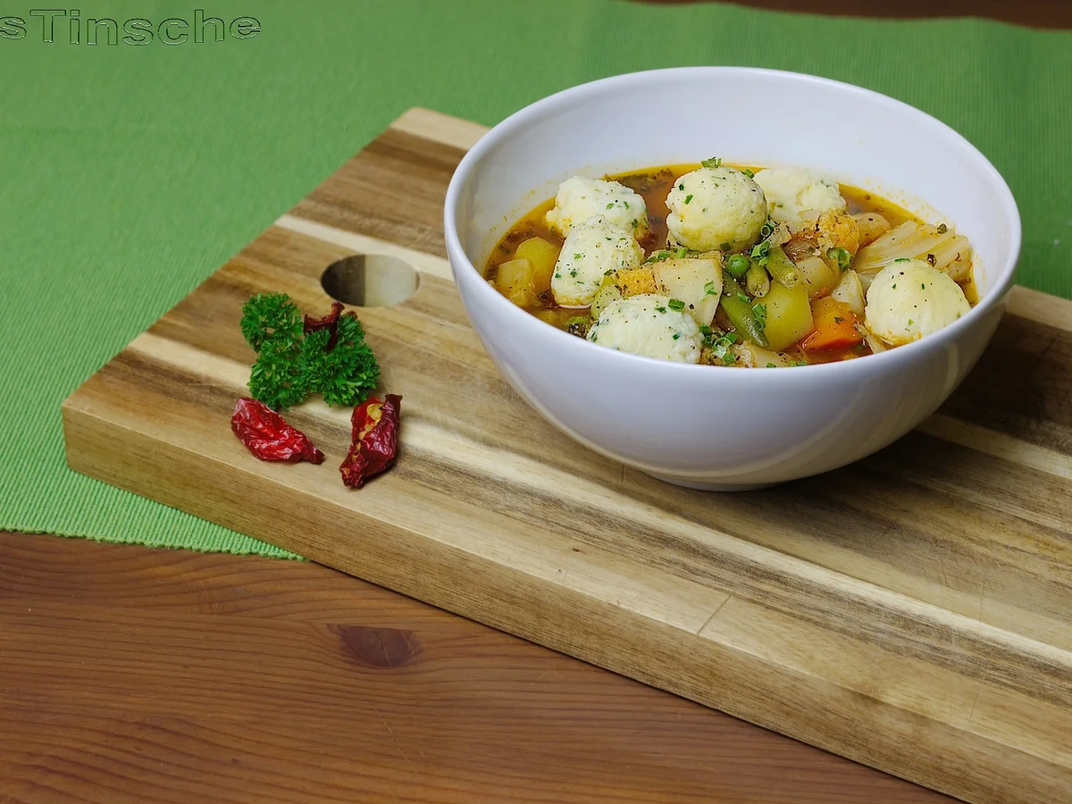 Gemüsesuppe mit Grießklößchen - Rezept - Bild Nr. 4952