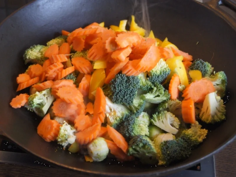 Buntes Gemüsecurry im Wok - Rezept - Bild Nr. 4961