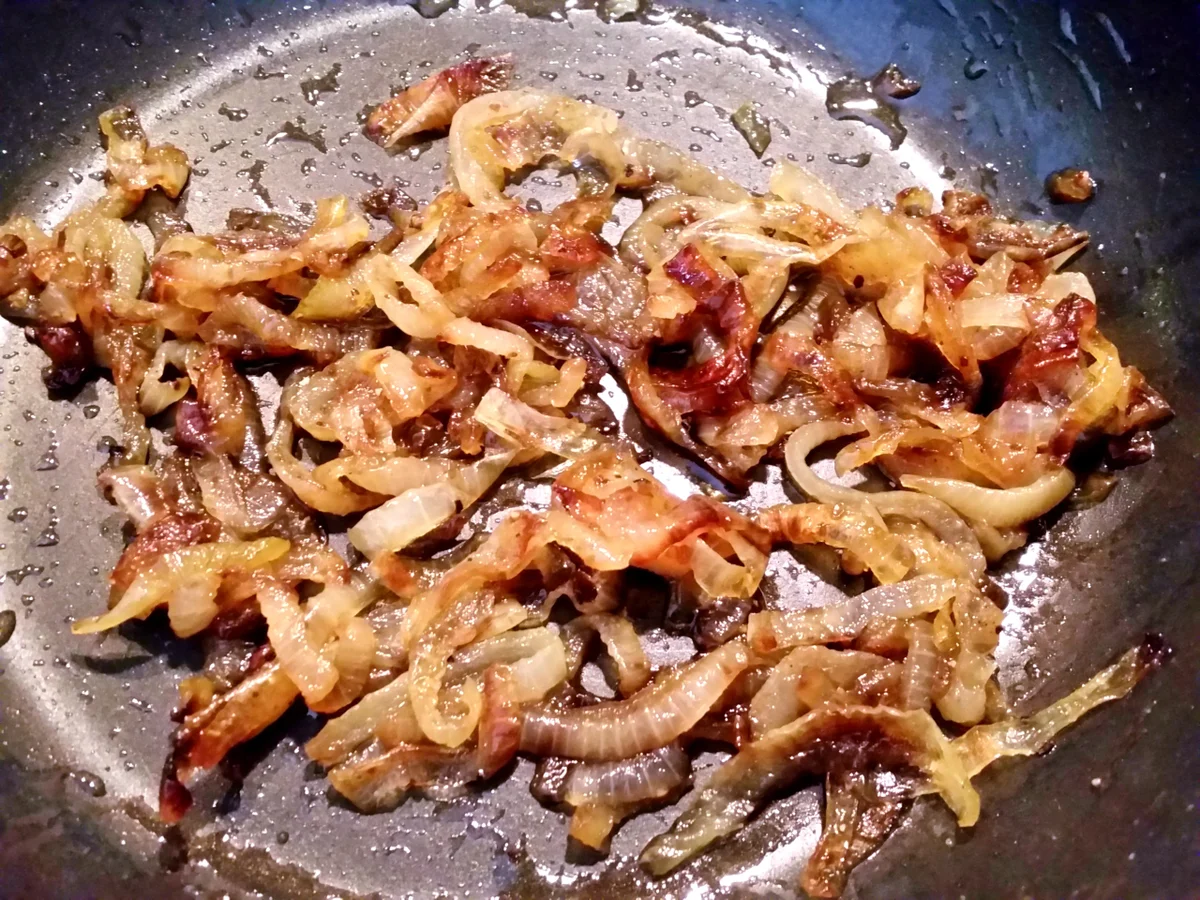 Rezept: Zwiebelschnitzelchen mit Butter-Rosenkohl Bild Nr. 4954 Zwiebelschnitzelchen mit Butter-Rosenkohl - Rezept - Bild Nr. 4954