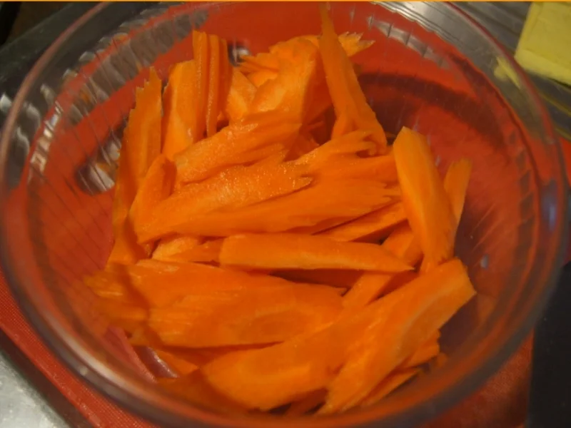 Rezept: Hähnchenbrustfilet mit pikanten Möhren und Pastinakenpüree Bild Nr. 4961 Hähnchenbrustfilet mit pikanten Möhren und Pastinakenpüree - Rezept - Bild Nr. 4961