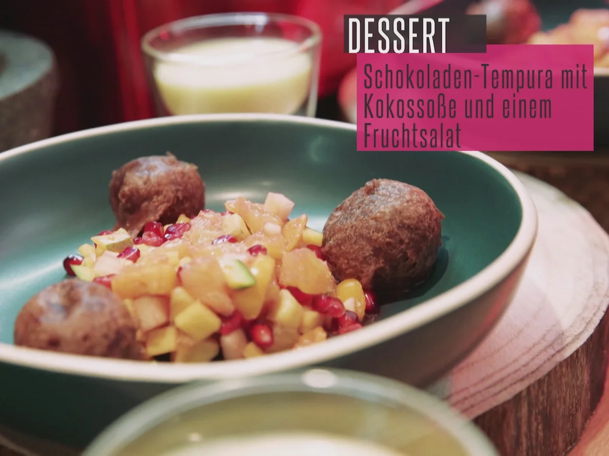 Frittierte Schokolade an Fruchtsalat mit Kokossoße - Rezept - Bild Nr. 2