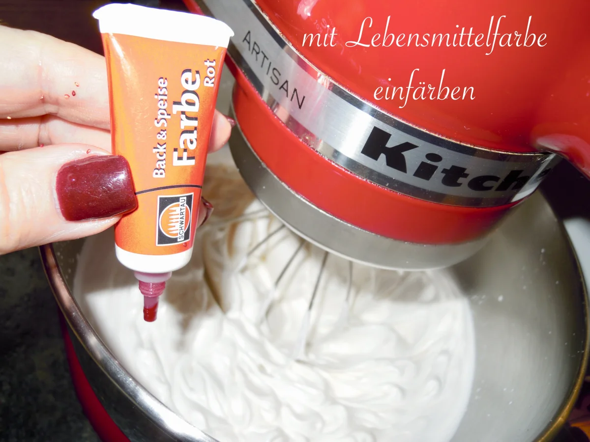 Rezept: Kuppeltorte mit Walderdbeersahne Bild Nr. 4954 Kuppeltorte mit Walderdbeersahne - Rezept - Bild Nr. 4954