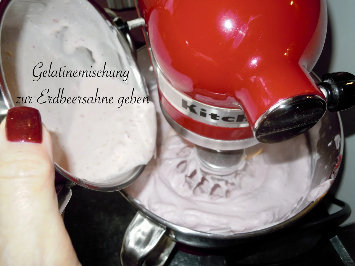 Rezept: Kuppeltorte mit Walderdbeersahne Bild Nr. 4959 Kuppeltorte mit Walderdbeersahne - Rezept - Bild Nr. 4959