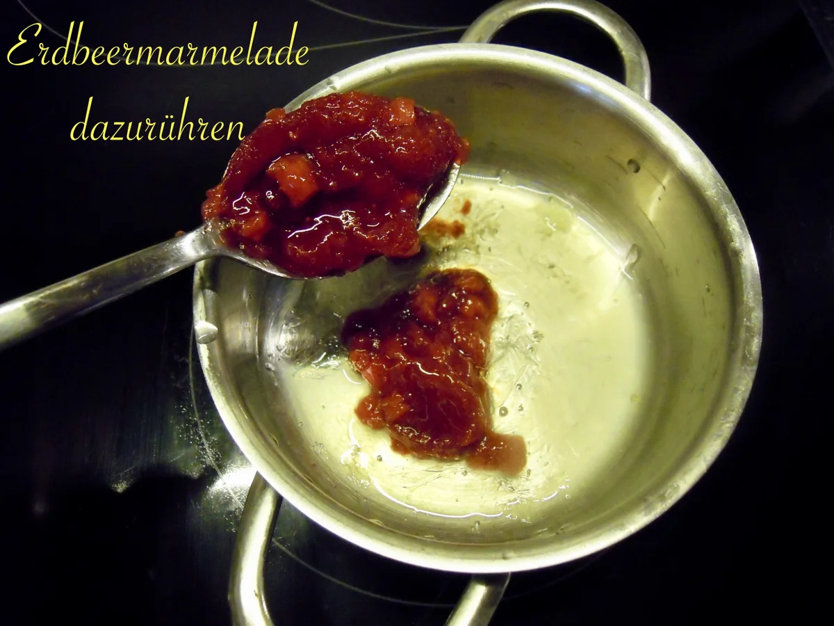 Rezept: Kuppeltorte mit Walderdbeersahne Bild Nr. 4969 Kuppeltorte mit Walderdbeersahne - Rezept - Bild Nr. 4969