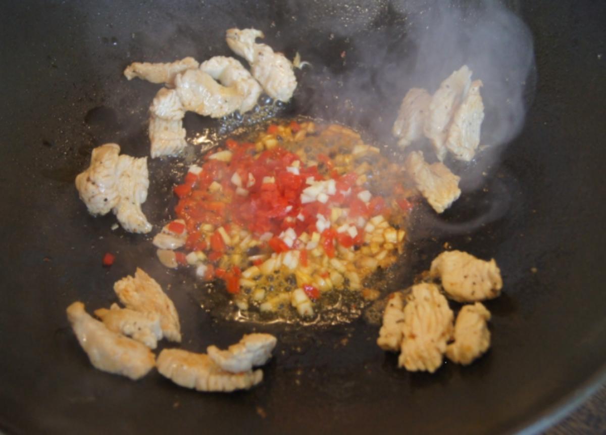 Putenfleisch mit Zuckerschoten und Basmati Reis - Rezept - Bild Nr. 4960