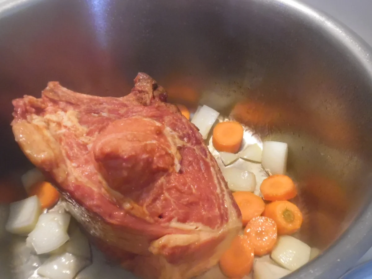 Rezept: Kasseler-Topf mit bunten Bohnen Bild Nr. 4960 Kasseler-Topf mit bunten Bohnen - Rezept - Bild Nr. 4960