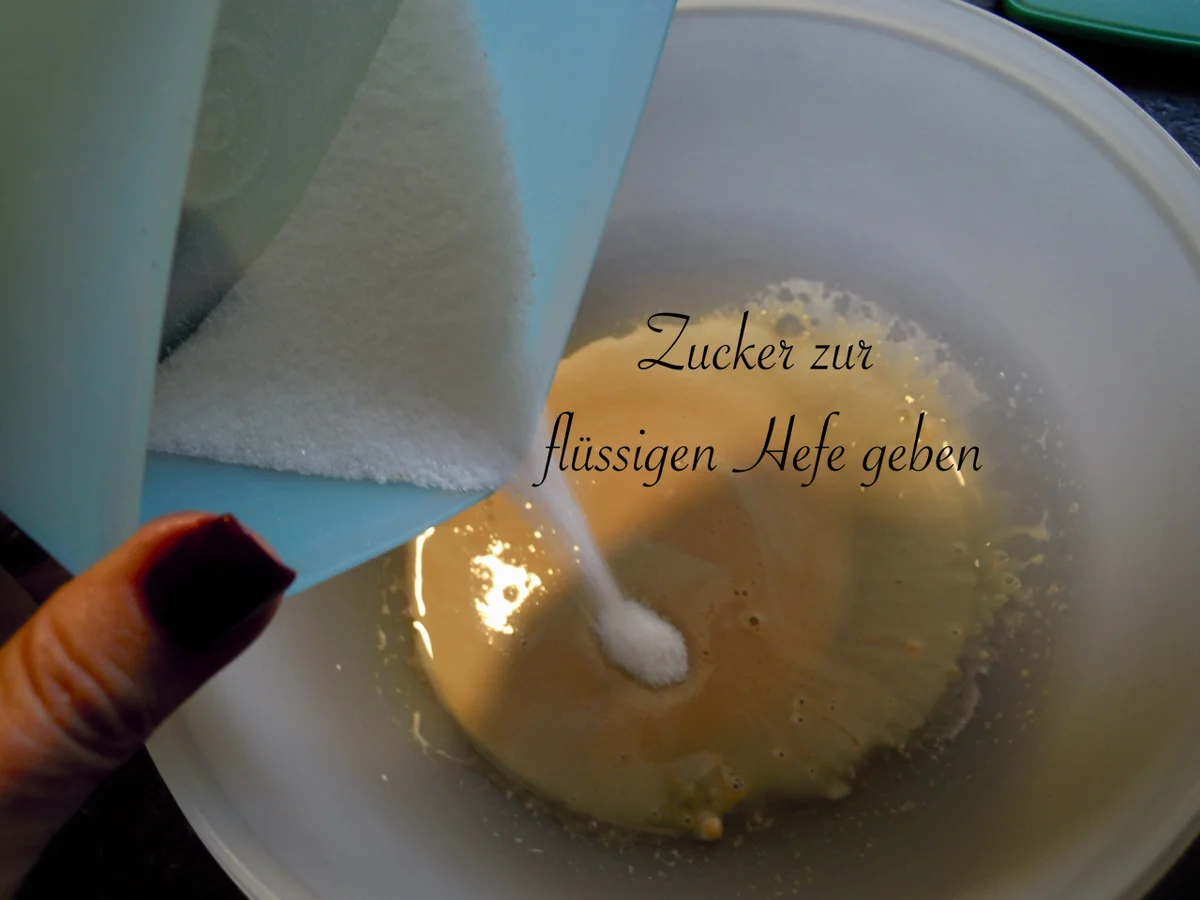 klassischer Nußstrudel mit schnellem Hefeteig - Rezept - Bild Nr. 4959