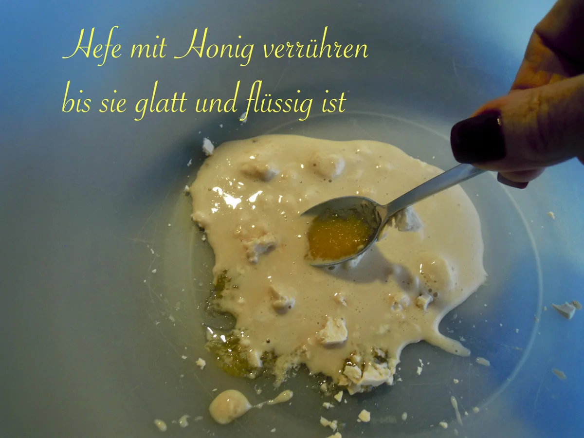 klassischer Nußstrudel mit schnellem Hefeteig - Rezept - Bild Nr. 4960