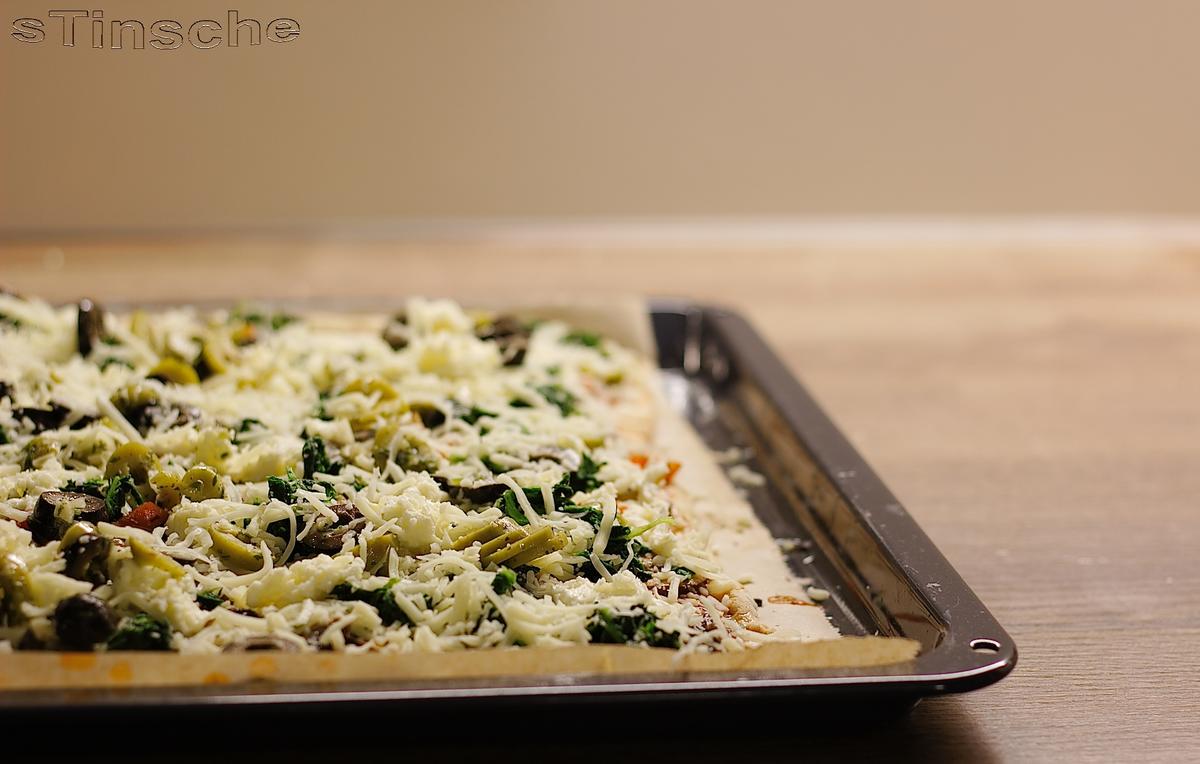 Pizza mit Gemüse und  Pilzen - Rezept - Bild Nr. 4961