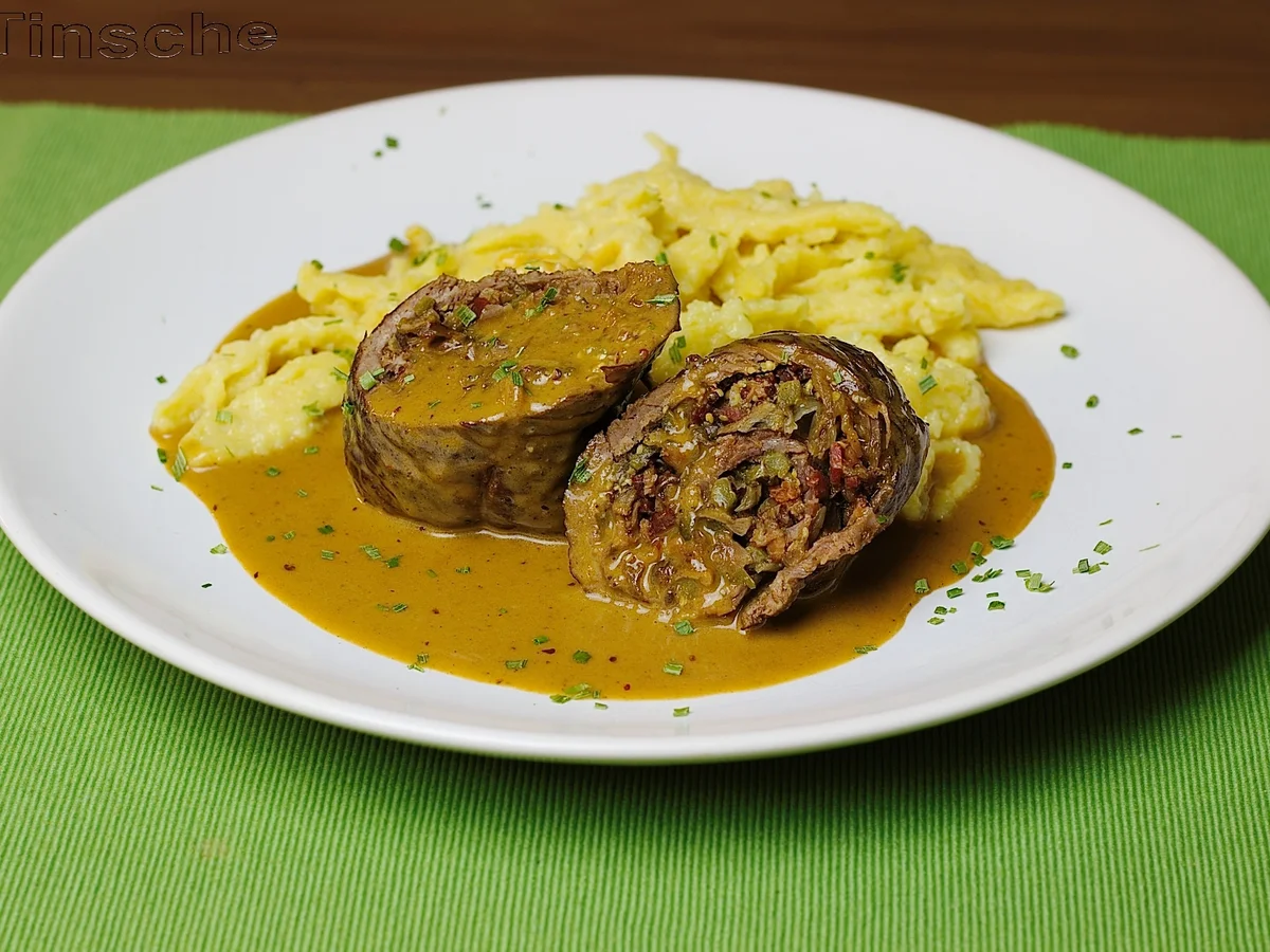 Rinderrouladen mit Steinpilzfüllung - Rezept - Bild Nr. 4960
