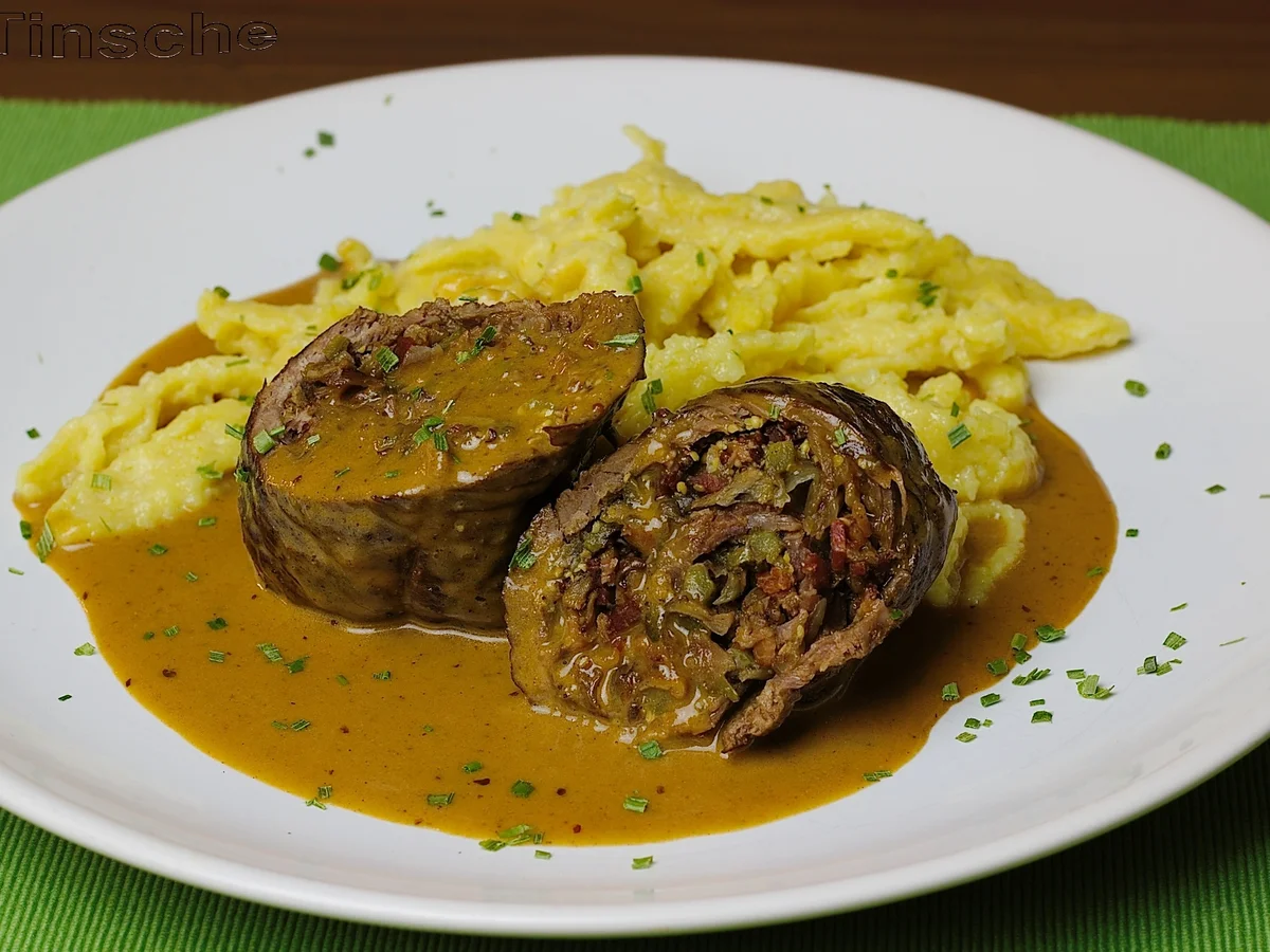 Rinderrouladen mit Steinpilzfüllung - Rezept - Bild Nr. 4961