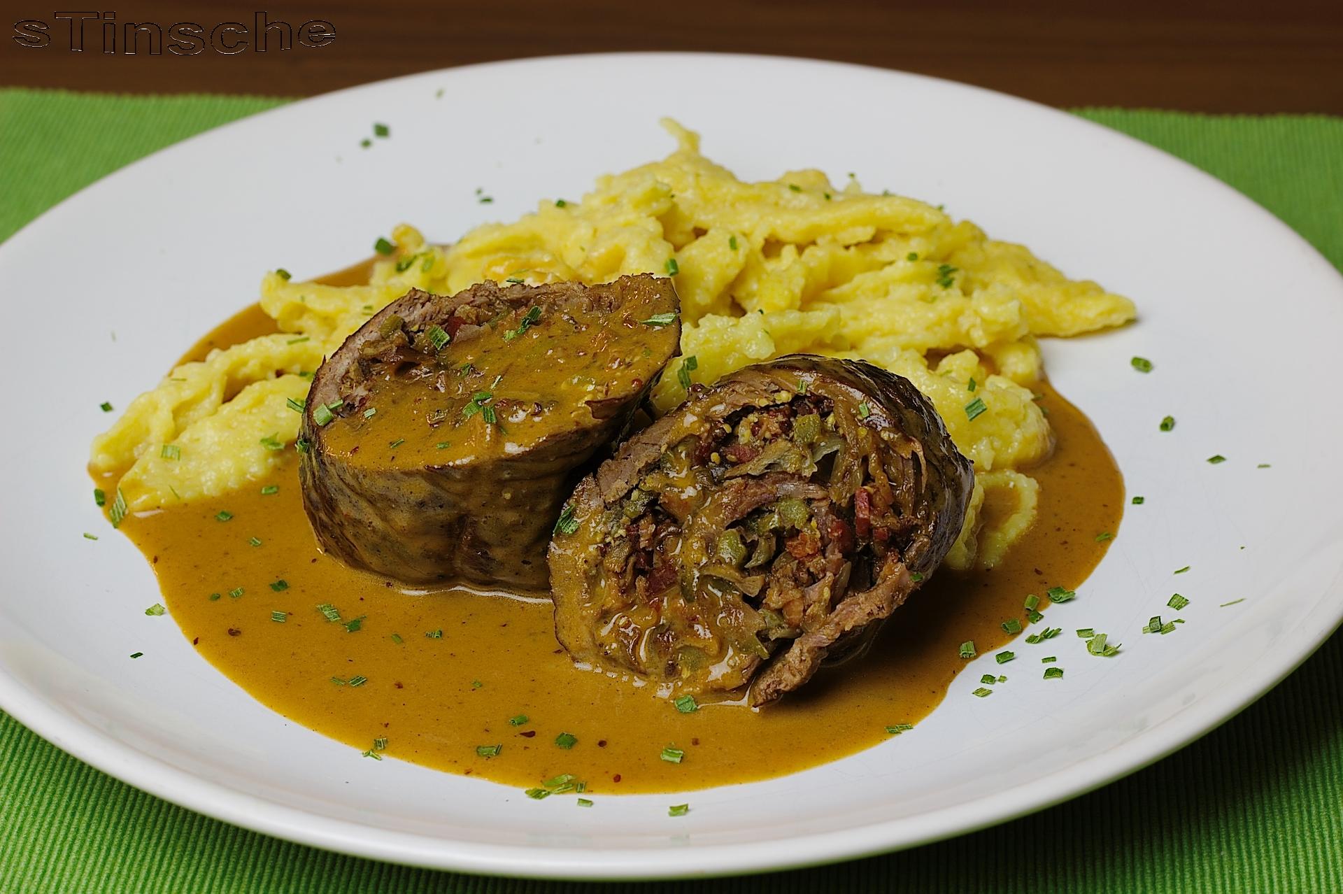 Bilder für Rinderrouladen mit Steinpilzfüllung - Rezept