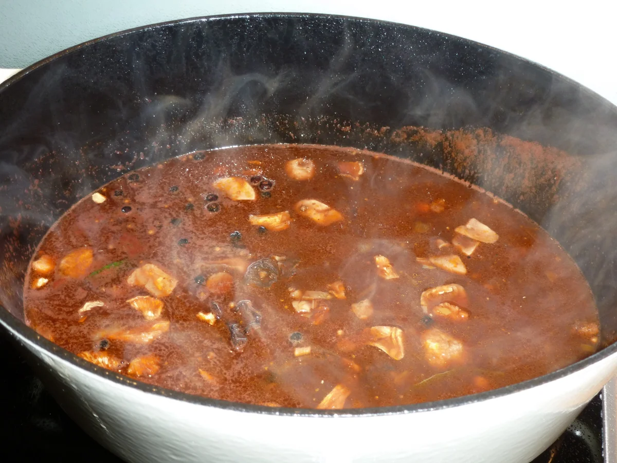 Rinderrouladen mit Steinpilzfüllung - Rezept - Bild Nr. 4975