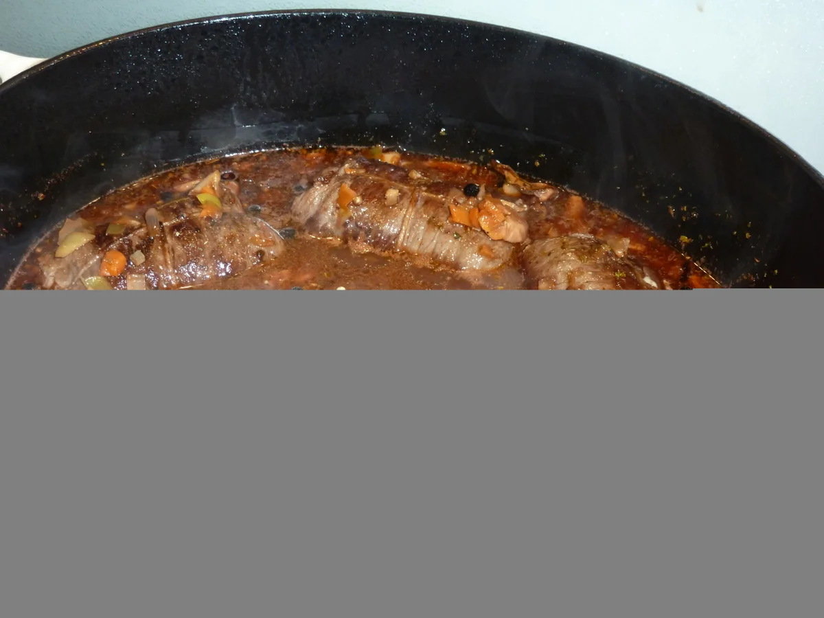 Rinderrouladen mit Steinpilzfüllung - Rezept - Bild Nr. 4976