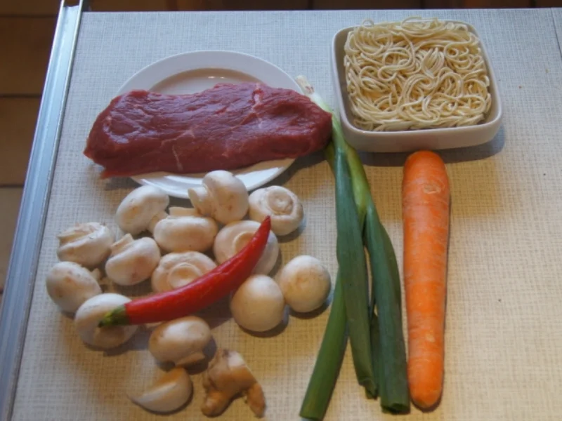 Rindfleisch mit Champignons und Mie-Nudeln im Wok - Rezept - Bild Nr. 4961