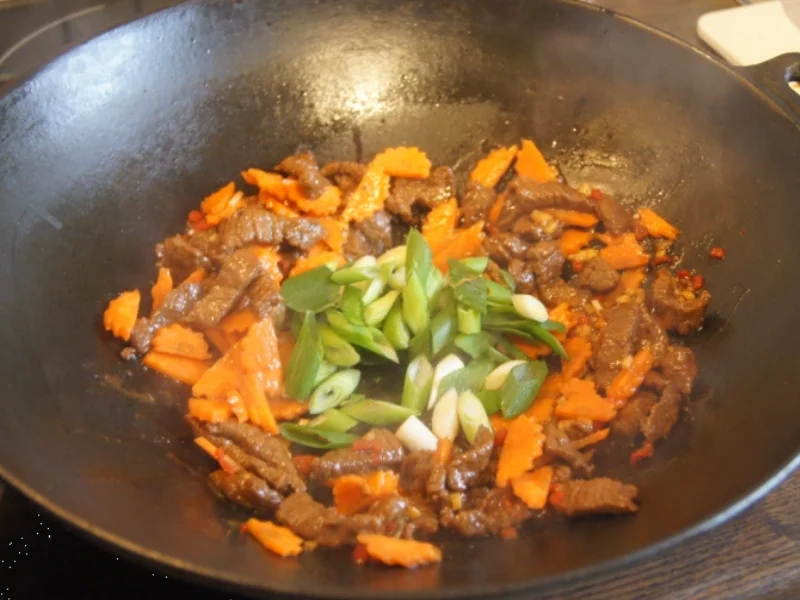 Rindfleisch mit Champignons und Mie-Nudeln im Wok - Rezept - Bild Nr. 4969