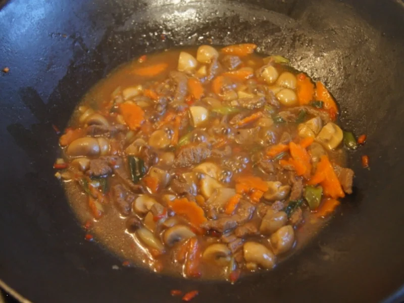 Rindfleisch mit Champignons und Mie-Nudeln im Wok - Rezept - Bild Nr. 4974