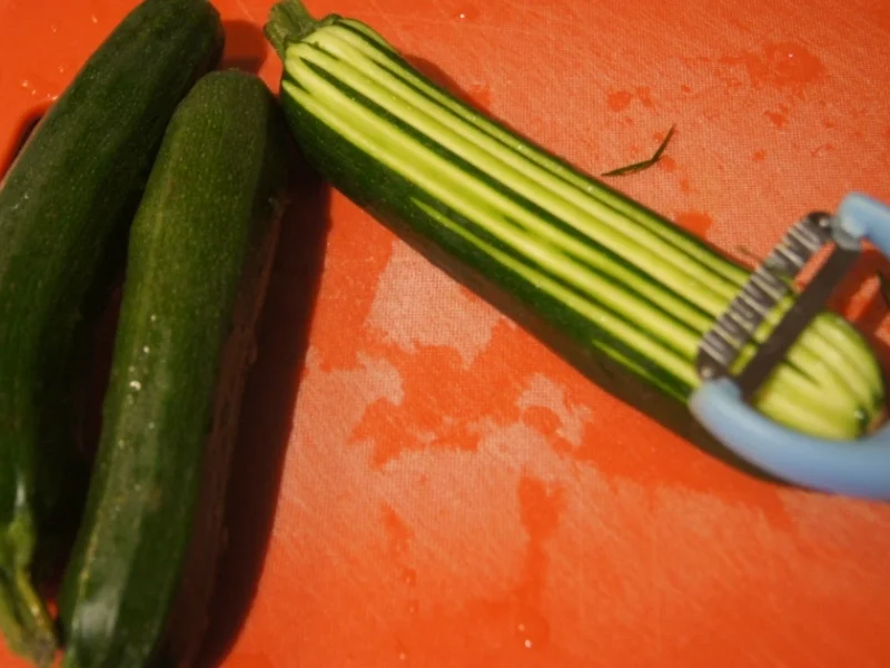 Rezept: Gebratene Zucchini mit Rispentomaten Bild Nr. 4962 Gebratene Zucchini mit Rispentomaten - Rezept - Bild Nr. 4962