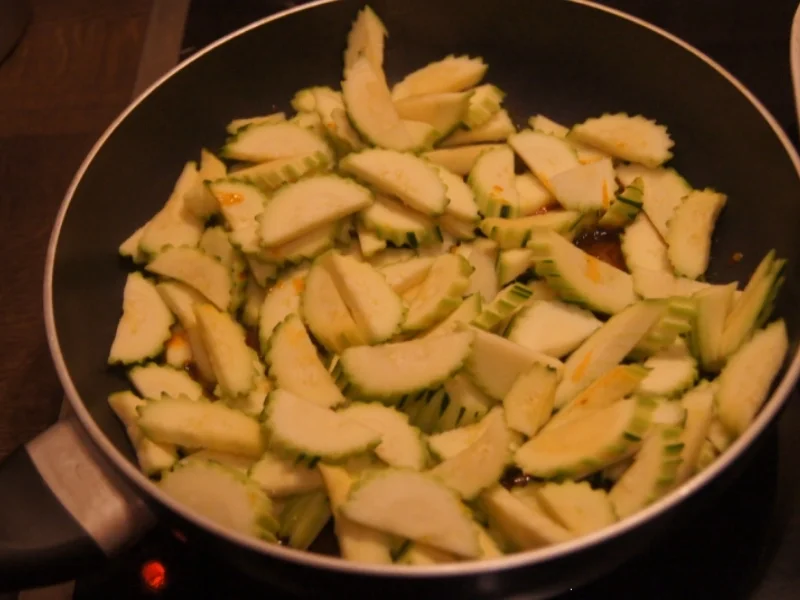 Rezept: Gebratene Zucchini mit Rispentomaten Bild Nr. 4967 Gebratene Zucchini mit Rispentomaten - Rezept - Bild Nr. 4967