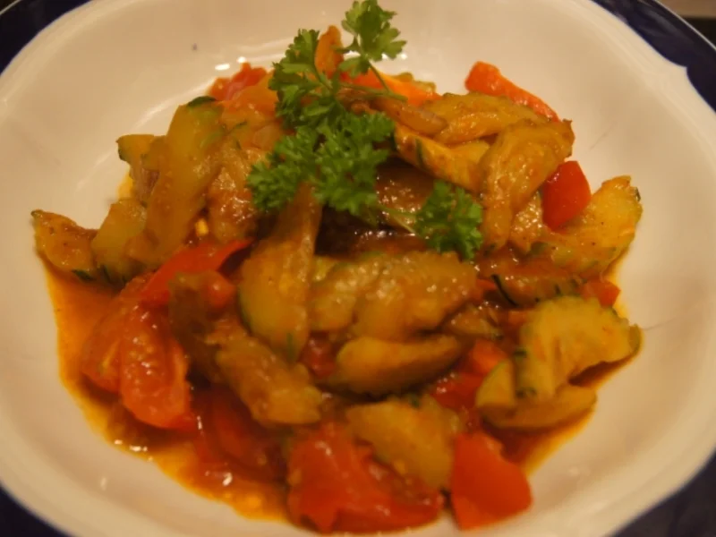 Rezept: Gebratene Zucchini mit Rispentomaten Bild Nr. 4971 Gebratene Zucchini mit Rispentomaten - Rezept - Bild Nr. 4971