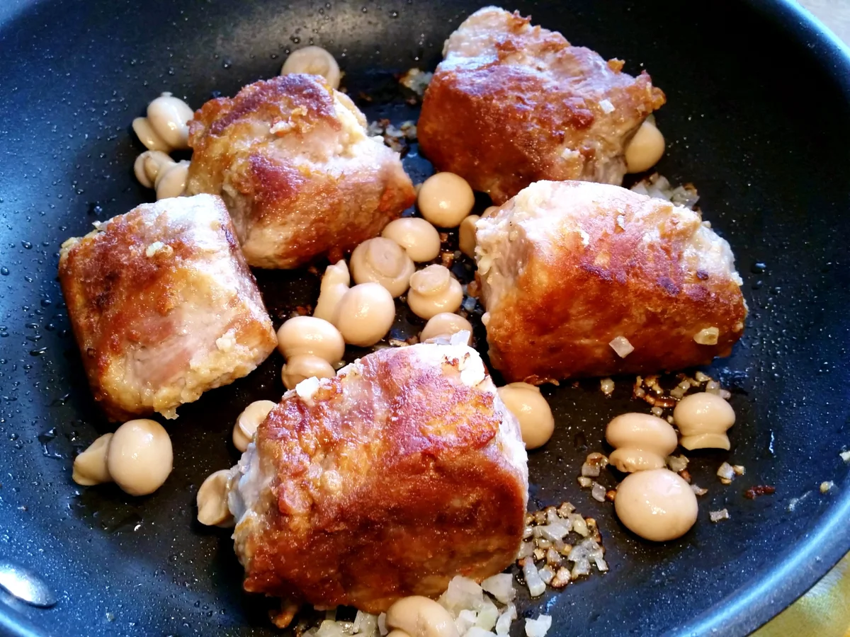 Rezept: Lendchen in pikanter Pilz-Rahmsoße ... Bild Nr. 4967 Lendchen in pikanter Pilz-Rahmsoße ... - Rezept - Bild Nr. 4967